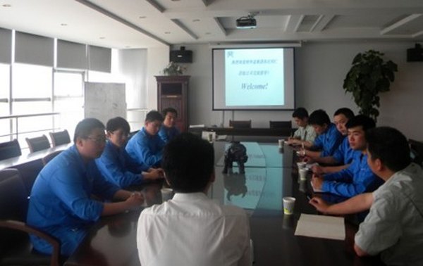 利华益腾博会游戏网站手艺主干来公司交流学习